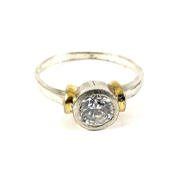 Vintage Jewelry - Gorgeous Sterling Silver 925 Gold Ring Size 6.75